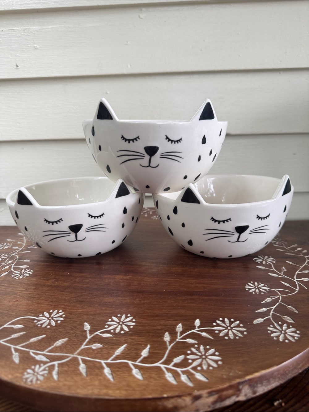 Gallery White Ceramic Cat Face Bowls - Set of 3